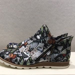 Butterfly Print Booties (Unknown German Brand)
